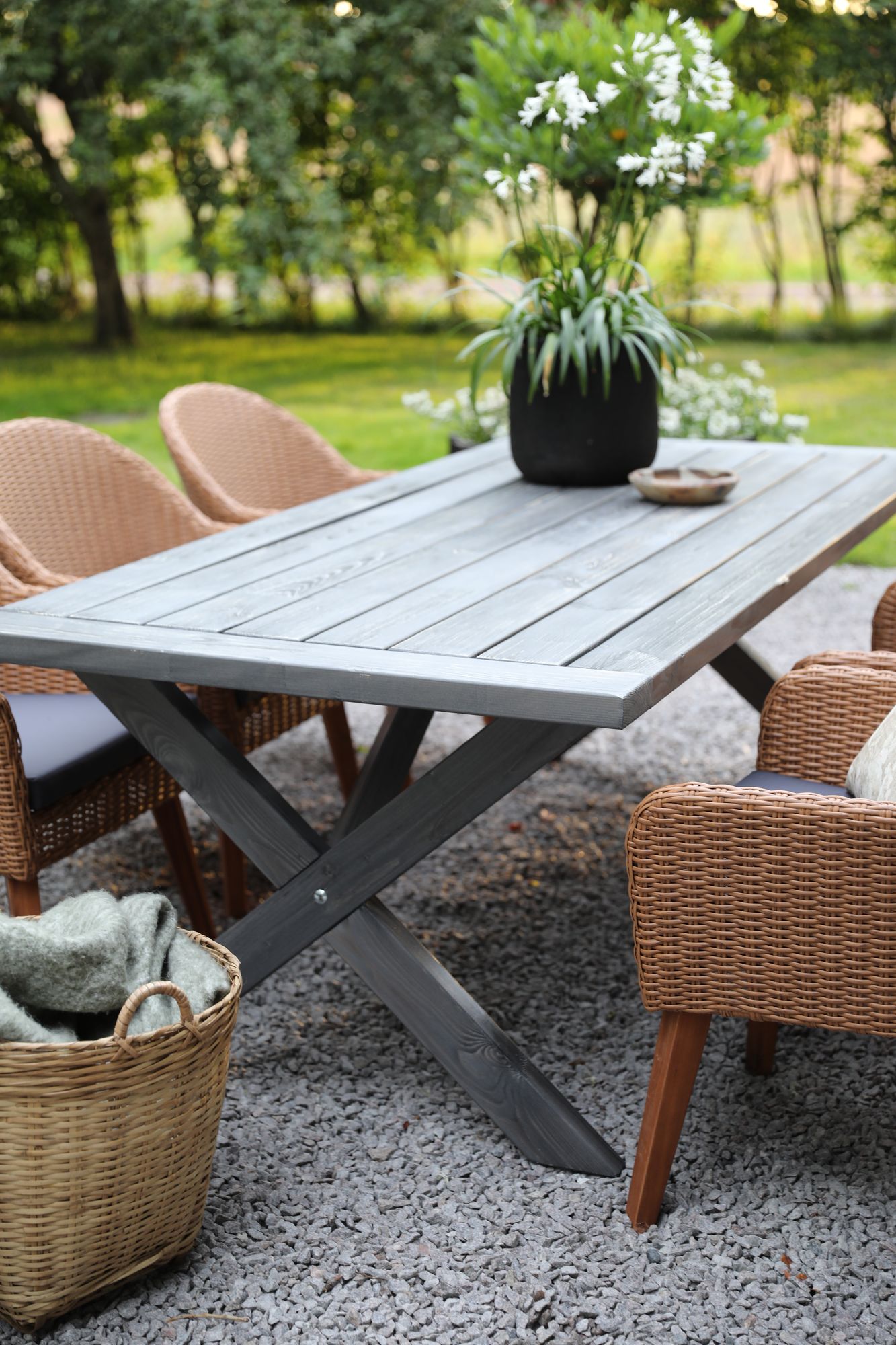 Oxford utegruppe, grått bord 220 cm inkl. 6 stk. valetta naturfargede spisestoler Oxford utegruppe, grått bord 220 cm inkl. 6 stk. valetta naturfargede spisestoler