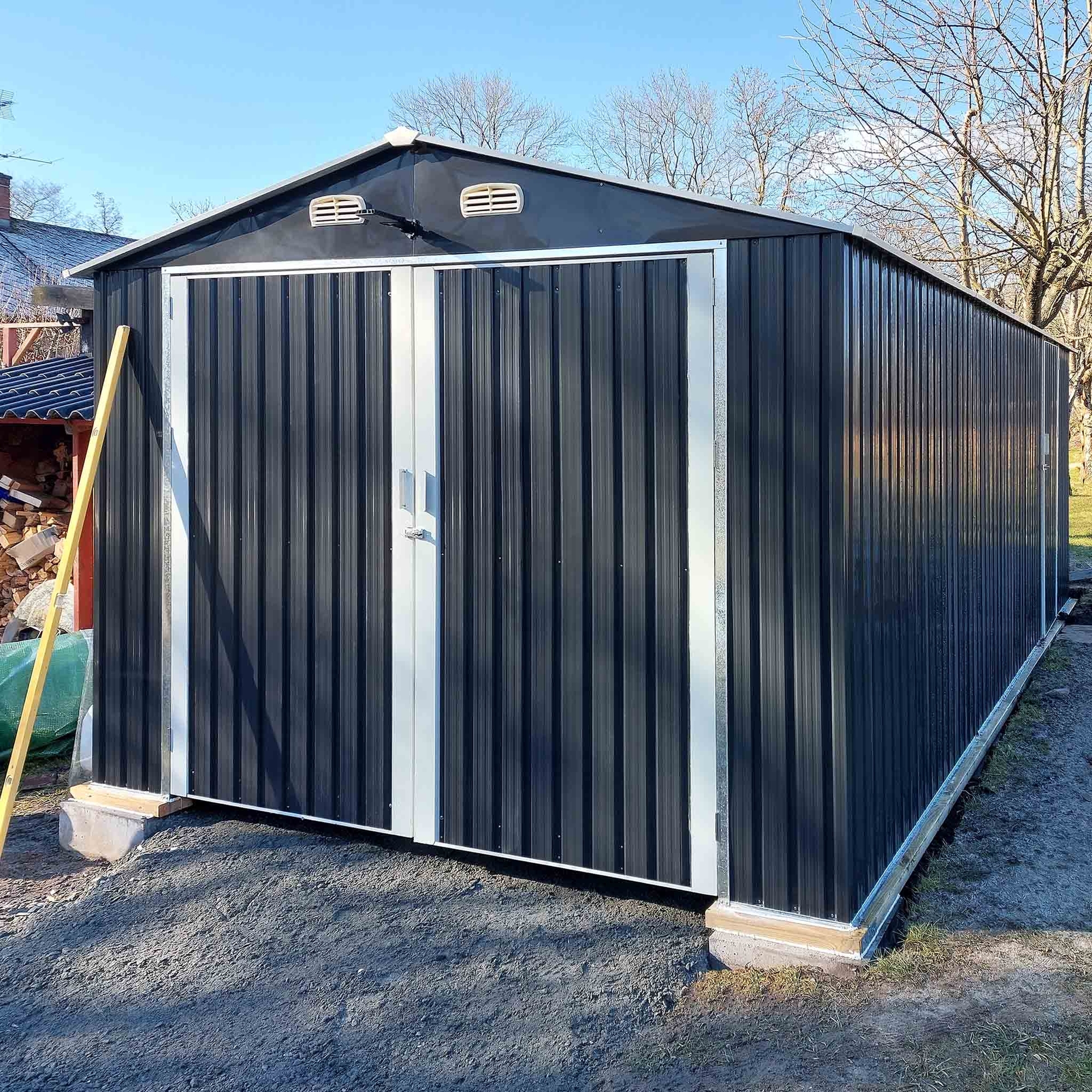 Garasje av metall - 18 m² Garasje av metall - 18 m²