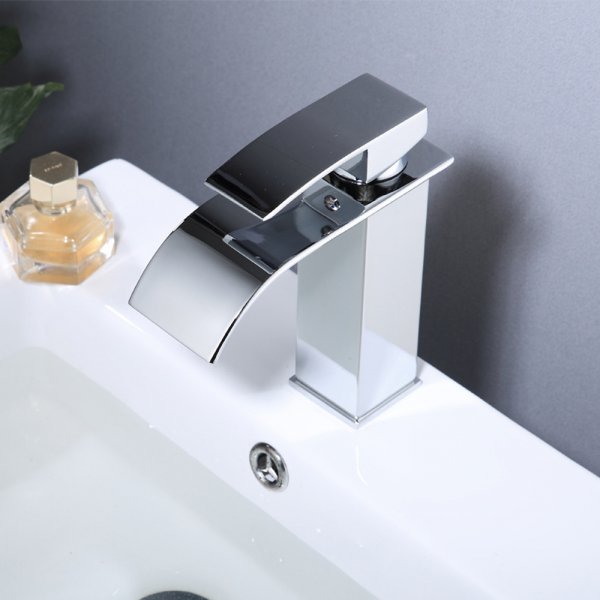 Servantbatteri Poppy - Krom Servantbatteri Poppy - Krom