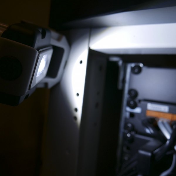 Håndlampa 200lm med nødladerfunksjon Håndlampa 200lm med nødladerfunksjon