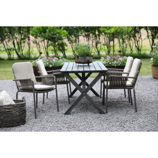 Spisegruppe Scottsdale: bord 150 cm inkludert 4 stk. stablebare grå Lincoln-stoler Spisegruppe Scottsdale: bord 150 cm inkludert 4 stk. stablebare grå Lincoln-stoler