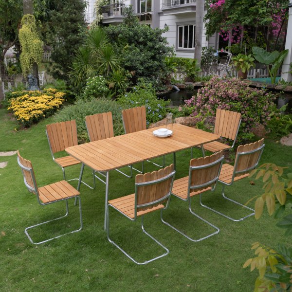 Utend�rs spisegruppe med 8 stoler i teak 176x90 cm