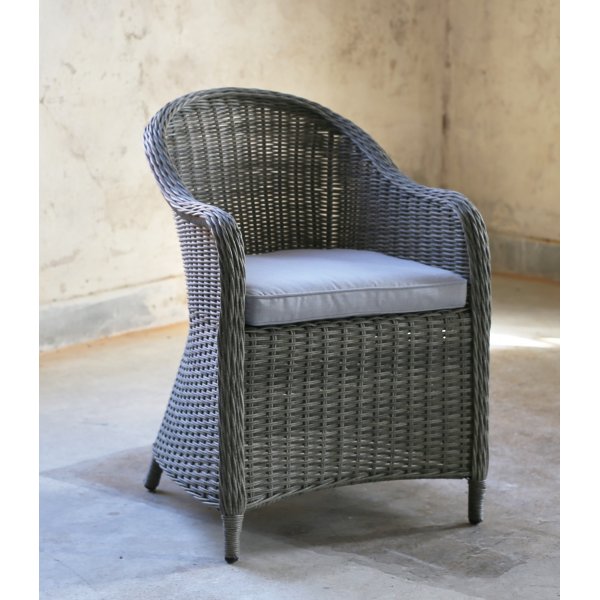 Matgruppe Alva: Spisebord i teak / galvanisert stål med 4 stk. Mercury lenestoler i grå kunstrotting Matgruppe Alva: Spisebord i teak / galvanisert stål med 4 stk. Mercury lenestoler i grå kunstrotting