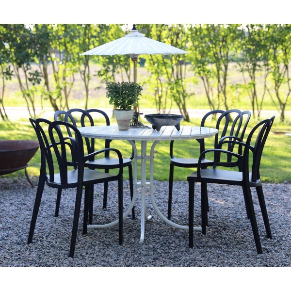 Spisegruppe Holmsund: Rundt hvitt bord inkludert 4 stablebare Thornet karmstoler Spisegruppe Holmsund: Rundt hvitt bord inkludert 4 stablebare Thornet karmstoler