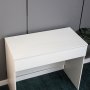 Hvitt sminkebord med oppbevaring, 90 cm bredt Hvitt sminkebord med oppbevaring, 90 cm bredt