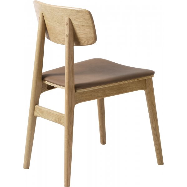 Spisestol Oljet eik med brunt PU-sete - Kleppen Spisestol Oljet eik med brunt PU-sete - Kleppen