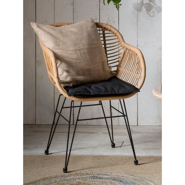 Vadsbro utemøbelgruppe 2 stoler & bord - Kunstrotting Vadsbro utemøbelgruppe 2 stoler & bord - Kunstrotting