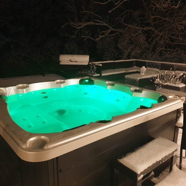 Boblebad 5-6 personer Lucite� akryl, Gecko� sirkulasjonspumpe og Balboa� kontrollsystem 2026 - Poseidon