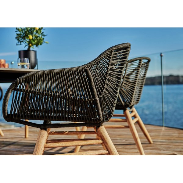 Räkvik spisegruppe By Martinsen - Betonng / Eukalyptus Räkvik spisegruppe By Martinsen - Betonng / Eukalyptus