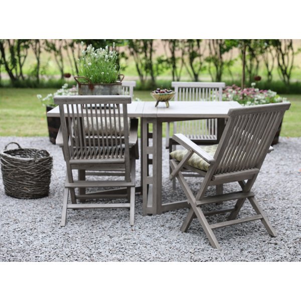 Spisegruppe Saltö grå teak: Klaffbord inkl. 4 stk. Saltö karmstoler i grå teak Spisegruppe Saltö grå teak: Klaffbord inkl. 4 stk. Saltö karmstoler i grå teak