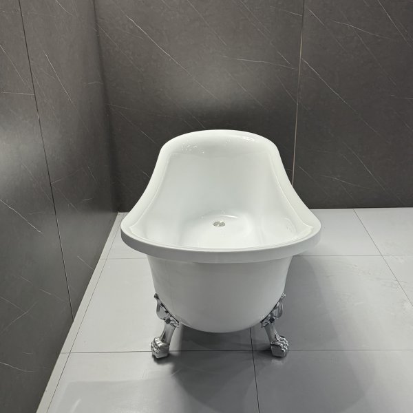 Frittst�ende Kapolei badekar med klof�tter 160 � 74 cm