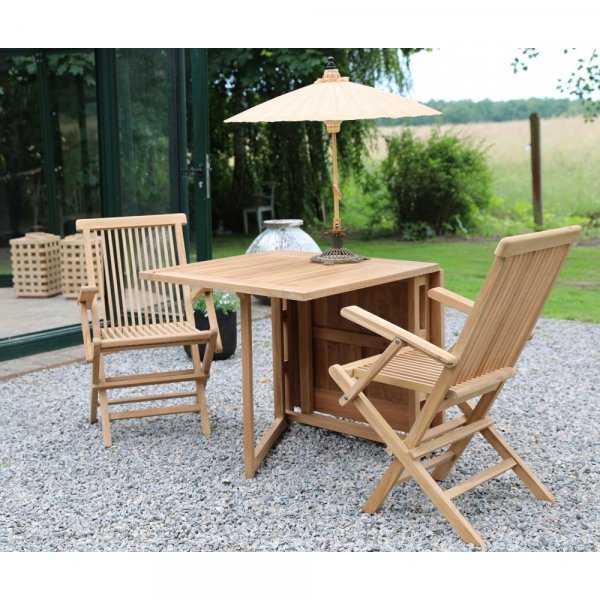 Saltö uteservering med sammenleggbart bord og 2 lenestoler - Teak + Tekstilimpregnering for utemøbler Saltö uteservering med sammenleggbart bord og 2 lenestoler - Teak + Tekstilimpregnering for utemøbler