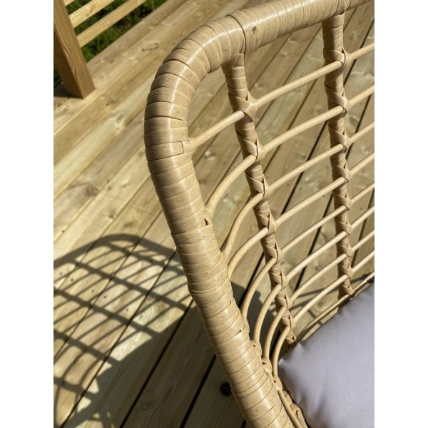 Utendørs spisegruppe 4 stk. rottingstoler - Solstund Utendørs spisegruppe 4 stk. rottingstoler - Solstund