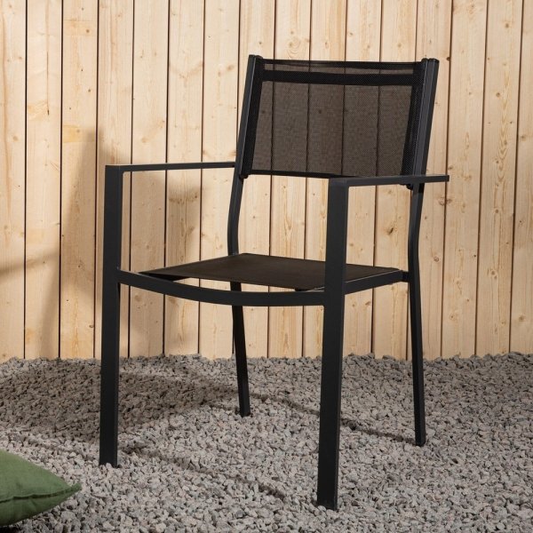 Matvaregruppen i Chania; 6 Copacabana-stoler med spisebord 205 x 90 cm - Svart/natur + Tekstilimpregnering for utembler