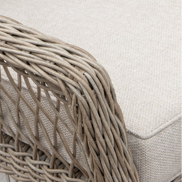 Menton utendørs sofasett - Bord, lenestoler og 3-seters sofa Menton utendørs sofasett - Bord, lenestoler og 3-seters sofa