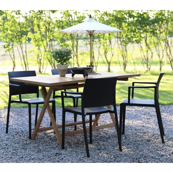 Spisegruppe Saltö teak: Klaffbord i teak inkl. 4 Alafors karmstoler Spisegruppe Saltö teak: Klaffbord i teak inkl. 4 Alafors karmstoler