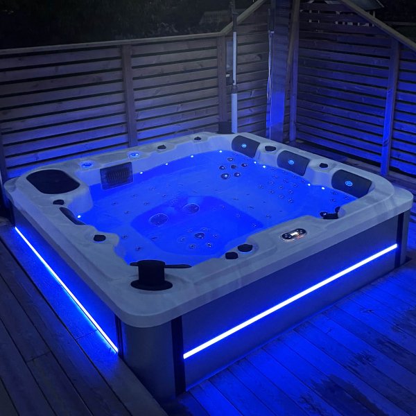 Spabad Serenity med WiFi - 5-6 personer