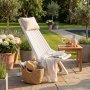 1 Hvit solseng i tre med nakkepute - Lounge for terrasse og hage