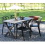 Spisegruppe Scottsdale: 150 cm grtt trebord inkludert 4 stk. stablebare Thornet karmstoler
