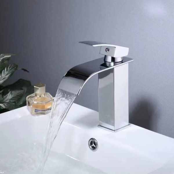 Servantbatteri Poppy - Krom Servantbatteri Poppy - Krom