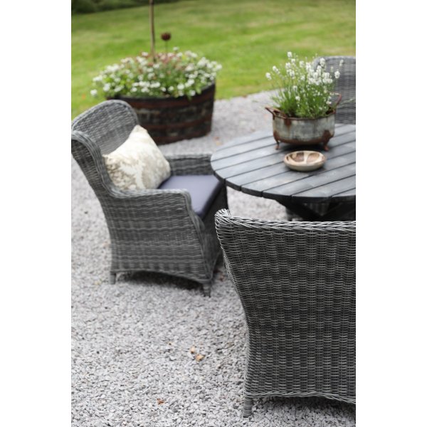 Spisegruppe Mercury: Scottsdale rundt bord inkludert 4 stk. Jacksonville lenestoler i gr kunstrotting + Tekstilimpregnering for utembler