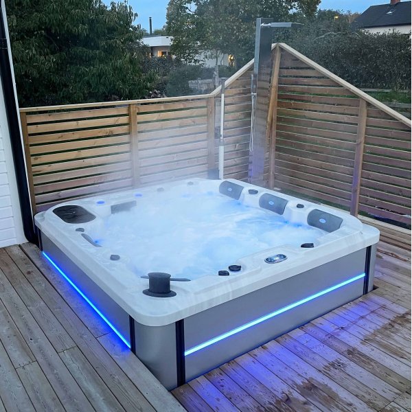 Spabad Serenity med WiFi - 5-6 personer