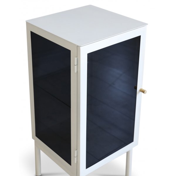 Revel hvitt nattbord 75 cm med venstrehengt d�r