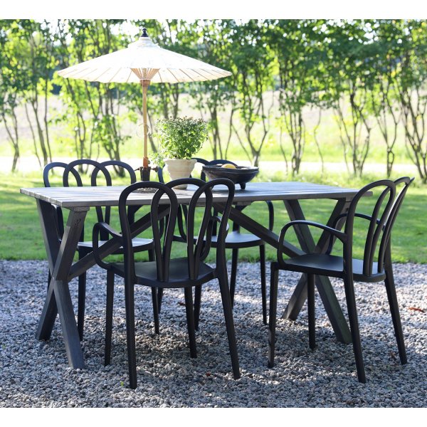 Spisegruppe Scottsdale: 150 cm gr�tt trebord inkludert 4 stk. stablebare Thornet karmstoler