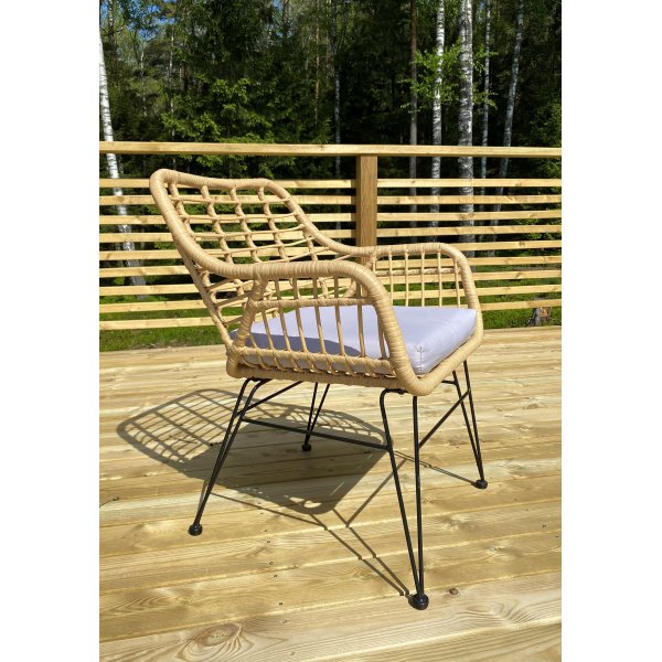 Utendørs spisegruppe 4 stk. rottingstoler - Solstund Utendørs spisegruppe 4 stk. rottingstoler - Solstund