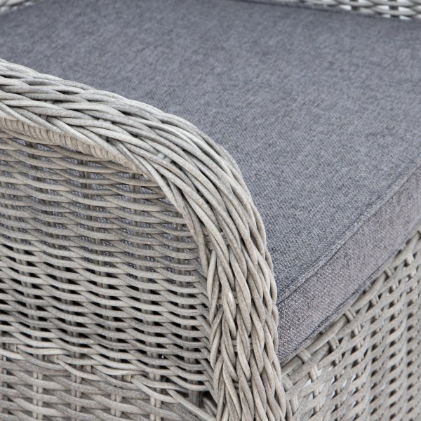 Spisegruppe; 4 stoler og spisebord 110 cm gr/rotting